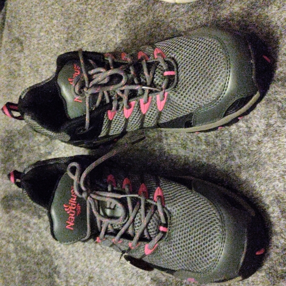 Women's Nautilus N1750 Grey - Picture 2 of 6